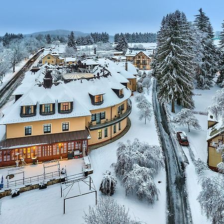 Hotel Morris Relax & Wellness マリアーンスケー・ラーズニェ エクステリア 写真